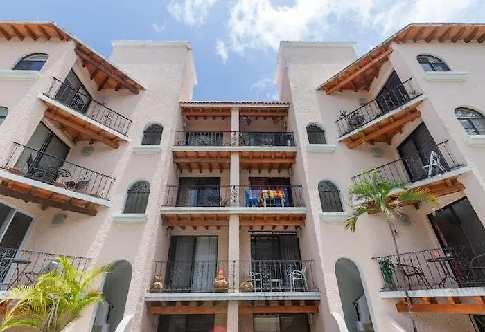 Colonial And 4th Floor